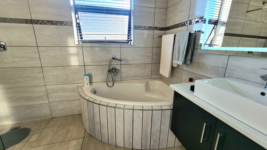 3 Bedroom Property for Sale in Blue Mountain Village Western Cape